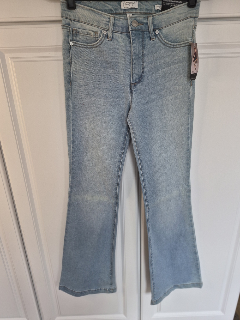 NWT Sophia Vergara Women's Light Wash Bootcut Jeans - Size 2